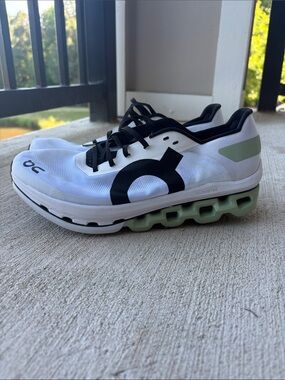 On Running Men's CLOUDBOOM ECHO Size 8